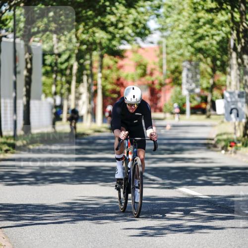 09.08.2026 - GEWOBA Citytriathlon Bremen Michael Burmester http://msf.ph/oto/9946689 09.08.2026 12:05:28 Radfahren 560, 562, 757, 1110 meine-sportfotos.de