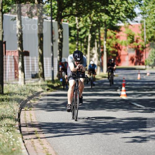 09.08.2026 - GEWOBA Citytriathlon Bremen Michael Burmester http://msf.ph/oto/9946694 09.08.2026 12:05:32 Radfahren 541, 560, 562, 623, 695, 757, 1110 meine-sportfotos.de