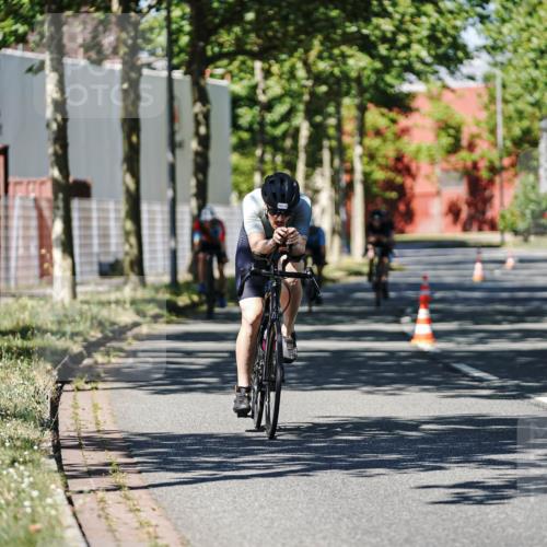 09.08.2026 - GEWOBA Citytriathlon Bremen Michael Burmester http://msf.ph/oto/9946695 09.08.2026 12:05:32 Radfahren 541, 560, 562, 623, 695, 757, 1110 meine-sportfotos.de