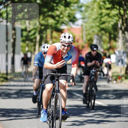 09.08.2026 - GEWOBA Citytriathlon Bremen Michael Burmester http://msf.ph/oto/9946701 09.08.2026 12:05:36 Radfahren 541, 560, 562, 623, 695, 696, 757, 1110 meine-sportfotos.de