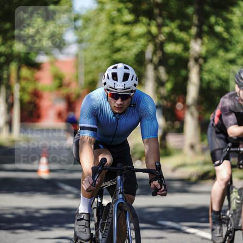 09.08.2026 - GEWOBA Citytriathlon Bremen Michael Burmester http://msf.ph/oto/9946703 09.08.2026 12:05:36 Radfahren 541, 560, 562, 623, 695, 696, 757, 1110 meine-sportfotos.de