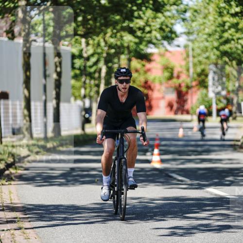 09.08.2026 - GEWOBA Citytriathlon Bremen Michael Burmester http://msf.ph/oto/9946705 09.08.2026 12:05:38 Radfahren 541, 562, 623, 695, 696, 757, 1110 meine-sportfotos.de