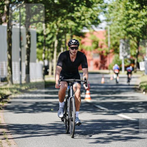 09.08.2026 - GEWOBA Citytriathlon Bremen Michael Burmester http://msf.ph/oto/9946706 09.08.2026 12:05:39 Radfahren 541, 562, 623, 695, 696, 757, 1110 meine-sportfotos.de