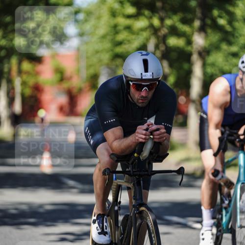 09.08.2026 - GEWOBA Citytriathlon Bremen Michael Burmester http://msf.ph/oto/9946722 09.08.2026 12:06:13 Radfahren 559, 664, 687 meine-sportfotos.de