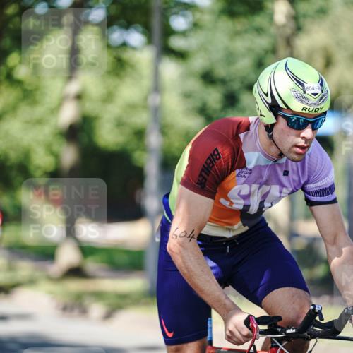 09.08.2026 - GEWOBA Citytriathlon Bremen Michael Burmester http://msf.ph/oto/9946730 09.08.2026 12:06:21 Radfahren 559, 571, 604, 651, 664, 687, 701 meine-sportfotos.de