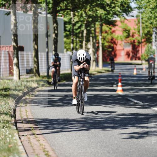 09.08.2026 - GEWOBA Citytriathlon Bremen Michael Burmester http://msf.ph/oto/9946731 09.08.2026 12:06:24 Radfahren 559, 571, 604, 651, 664, 687, 701, 707 meine-sportfotos.de