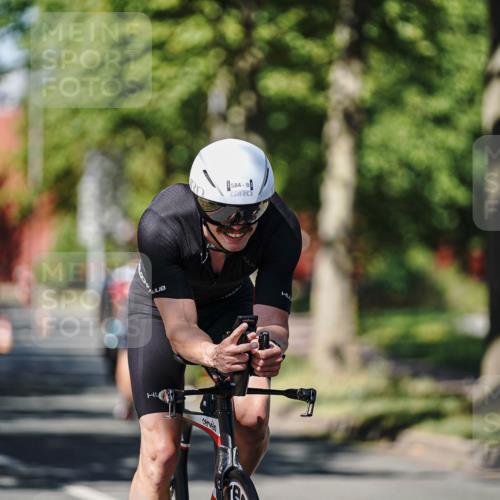 09.08.2026 - GEWOBA Citytriathlon Bremen Michael Burmester http://msf.ph/oto/9946755 09.08.2026 12:07:03 Radfahren 737 meine-sportfotos.de