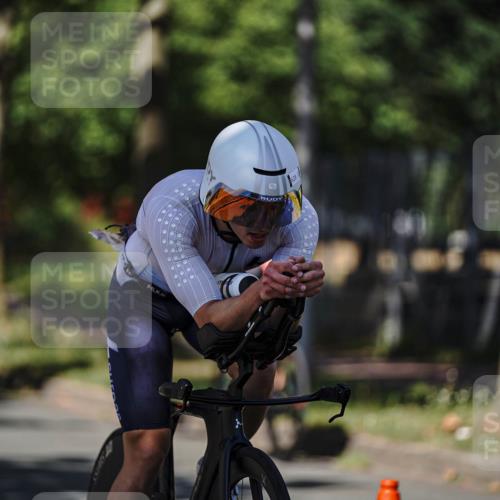 09.08.2026 - GEWOBA Citytriathlon Bremen Michael Burmester http://msf.ph/oto/9946764 09.08.2026 12:07:27 Radfahren 628, 761 meine-sportfotos.de