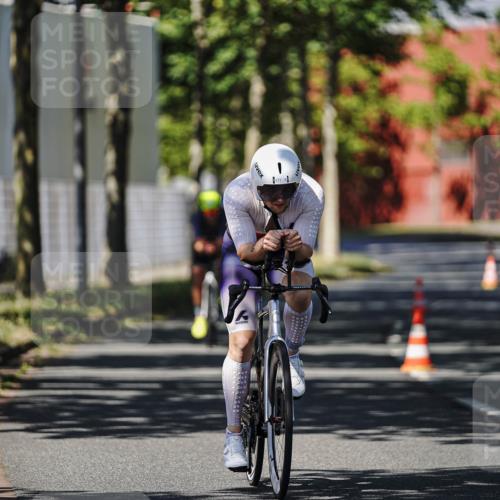 09.08.2026 - GEWOBA Citytriathlon Bremen Michael Burmester http://msf.ph/oto/9946783 09.08.2026 12:07:49 Radfahren 572, 577, 586, 614, 649, 705, 1001 meine-sportfotos.de