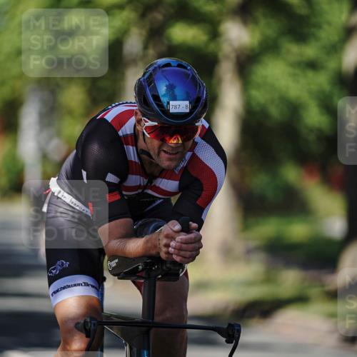 09.08.2026 - GEWOBA Citytriathlon Bremen Michael Burmester http://msf.ph/oto/9946796 09.08.2026 12:08:06 Radfahren 671, 705, 787 meine-sportfotos.de