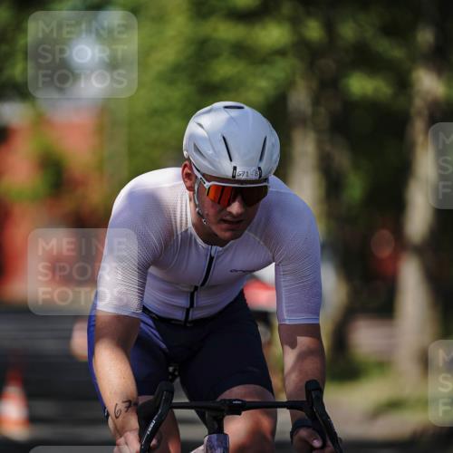 09.08.2026 - GEWOBA Citytriathlon Bremen Michael Burmester http://msf.ph/oto/9946798 09.08.2026 12:08:09 Radfahren 671, 787 meine-sportfotos.de