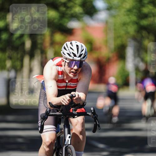 09.08.2026 - GEWOBA Citytriathlon Bremen Michael Burmester http://msf.ph/oto/9946801 09.08.2026 12:08:22 Radfahren 548, 601, 671 meine-sportfotos.de