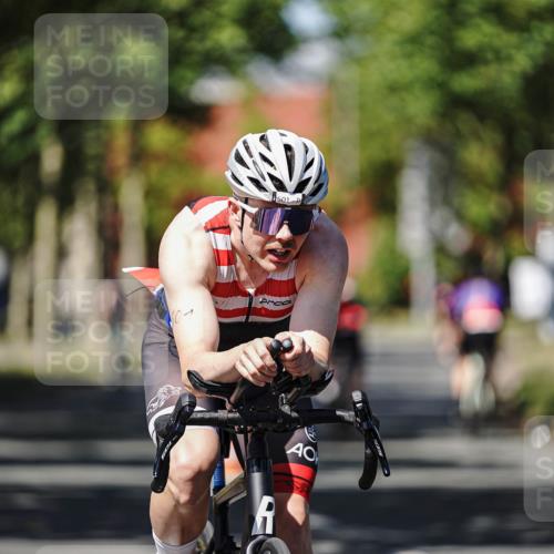 09.08.2026 - GEWOBA Citytriathlon Bremen Michael Burmester http://msf.ph/oto/9946802 09.08.2026 12:08:23 Radfahren 548, 558, 601, 671 meine-sportfotos.de