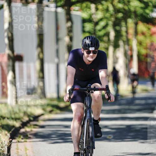 09.08.2026 - GEWOBA Citytriathlon Bremen Michael Burmester http://msf.ph/oto/9946803 09.08.2026 12:08:24 Radfahren 548, 558, 601, 620, 671 meine-sportfotos.de