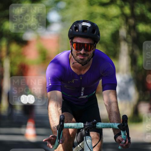 09.08.2026 - GEWOBA Citytriathlon Bremen Michael Burmester http://msf.ph/oto/9946828 09.08.2026 12:09:03 Radfahren 607, 630, 654, 699, 700, 803, 858, 1121 meine-sportfotos.de