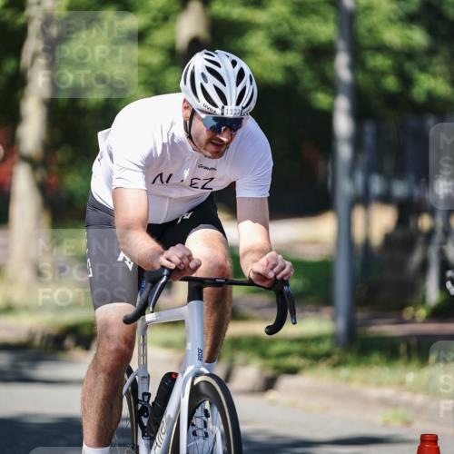 09.08.2026 - GEWOBA Citytriathlon Bremen Michael Burmester http://msf.ph/oto/9946834 09.08.2026 12:09:08 Radfahren 607, 630, 654, 675, 699, 700, 858, 1121 meine-sportfotos.de