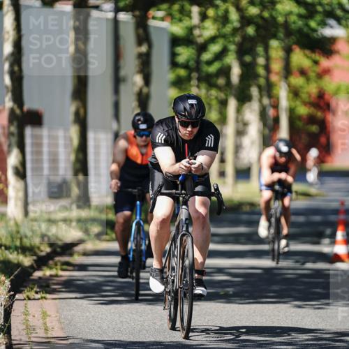 09.08.2026 - GEWOBA Citytriathlon Bremen Michael Burmester http://msf.ph/oto/9946849 09.08.2026 12:09:28 Radfahren 543, 570, 597, 621, 629, 719, 819, 1124 meine-sportfotos.de
