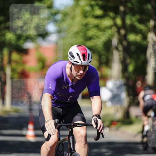 09.08.2026 - GEWOBA Citytriathlon Bremen Michael Burmester http://msf.ph/oto/9946858 09.08.2026 12:09:45 Radfahren 570, 578, 635, 674, 702, 718 meine-sportfotos.de