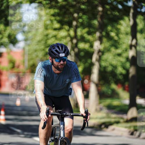 09.08.2026 - GEWOBA Citytriathlon Bremen Michael Burmester http://msf.ph/oto/9946882 09.08.2026 12:10:11 Radfahren 619, 633, 688, 729, 774, 1002 meine-sportfotos.de