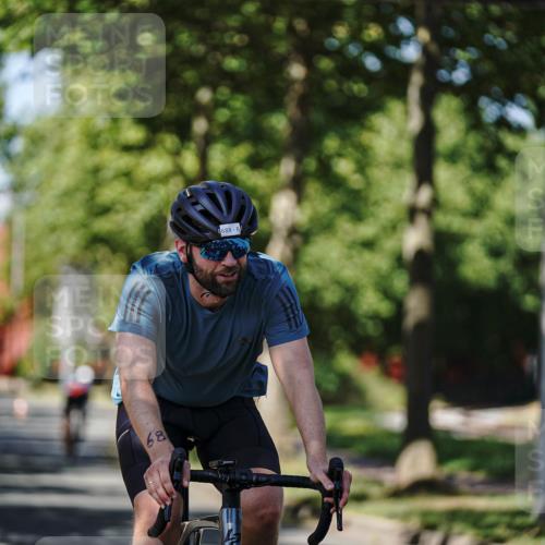 09.08.2026 - GEWOBA Citytriathlon Bremen Michael Burmester http://msf.ph/oto/9946883 09.08.2026 12:10:11 Radfahren 619, 633, 688, 729, 774, 1002 meine-sportfotos.de