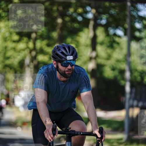 09.08.2026 - GEWOBA Citytriathlon Bremen Michael Burmester http://msf.ph/oto/9946884 09.08.2026 12:10:11 Radfahren 619, 633, 688, 729, 774, 1002 meine-sportfotos.de