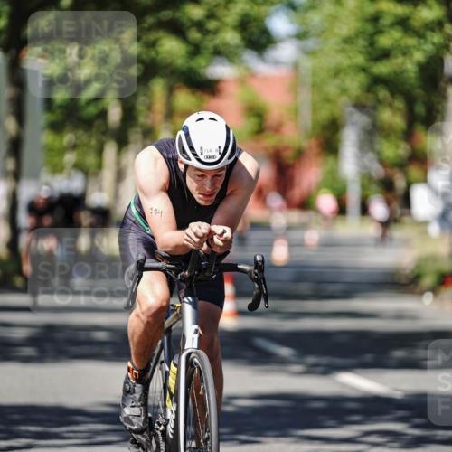 09.08.2026 - GEWOBA Citytriathlon Bremen Michael Burmester http://msf.ph/oto/9946905 09.08.2026 12:10:54 Radfahren 587, 652, 669, 714, 740, 743, 766 meine-sportfotos.de