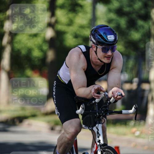 09.08.2026 - GEWOBA Citytriathlon Bremen Michael Burmester http://msf.ph/oto/9946936 09.08.2026 12:11:17 Radfahren 112, 588, 641, 698, 703, 767, 789, 801, 854 meine-sportfotos.de
