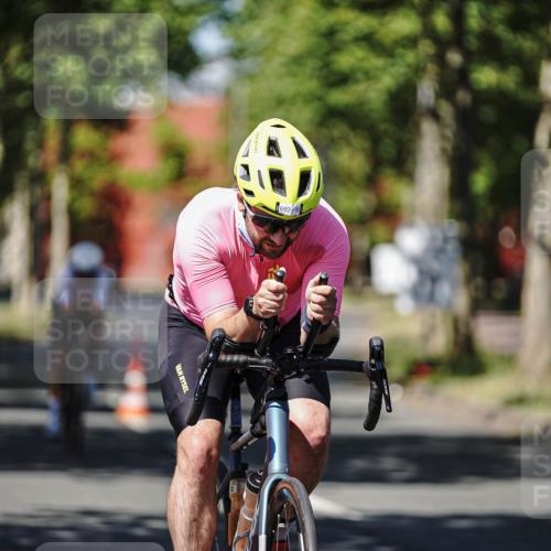 09.08.2026 - GEWOBA Citytriathlon Bremen Michael Burmester http://msf.ph/oto/9946945 09.08.2026 12:11:25 Radfahren 112, 540, 588, 666, 692, 698, 703, 767, 854, 1153 meine-sportfotos.de