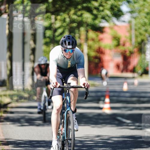 09.08.2026 - GEWOBA Citytriathlon Bremen Michael Burmester http://msf.ph/oto/9946947 09.08.2026 12:11:26 Radfahren 112, 540, 588, 666, 692, 698, 703, 767, 854, 1153 meine-sportfotos.de