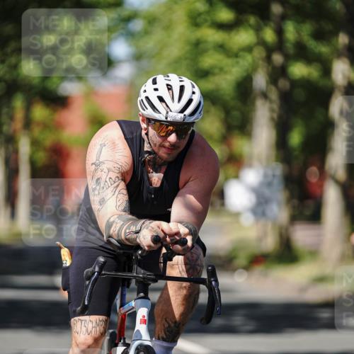 09.08.2026 - GEWOBA Citytriathlon Bremen Michael Burmester http://msf.ph/oto/9946950 09.08.2026 12:11:28 Radfahren 112, 540, 588, 666, 692, 698, 703, 1153 meine-sportfotos.de