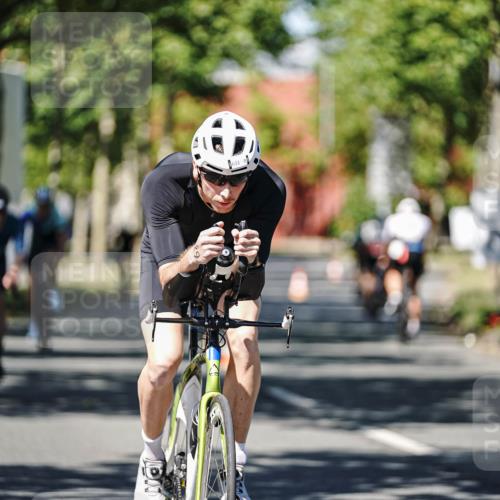 09.08.2026 - GEWOBA Citytriathlon Bremen Michael Burmester http://msf.ph/oto/9946969 09.08.2026 12:11:44 Radfahren 549, 631, 642, 660, 676, 691, 692, 712, 732, 862 meine-sportfotos.de