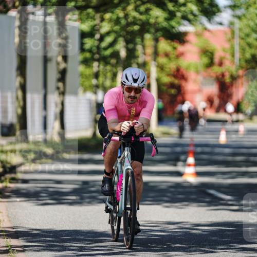 09.08.2026 - GEWOBA Citytriathlon Bremen Michael Burmester http://msf.ph/oto/9946987 09.08.2026 12:12:14 Radfahren 610, 618, 632, 677 meine-sportfotos.de