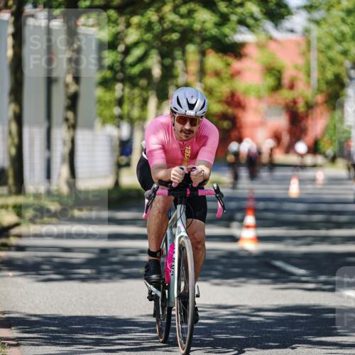 09.08.2026 - GEWOBA Citytriathlon Bremen Michael Burmester http://msf.ph/oto/9946988 09.08.2026 12:12:14 Radfahren 610, 618, 632, 677 meine-sportfotos.de