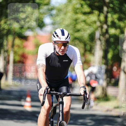 09.08.2026 - GEWOBA Citytriathlon Bremen Michael Burmester http://msf.ph/oto/9947000 09.08.2026 12:12:26 Radfahren 544, 589, 610, 632, 661, 677, 697, 791, 825, 835, 1127, 1131 meine-sportfotos.de