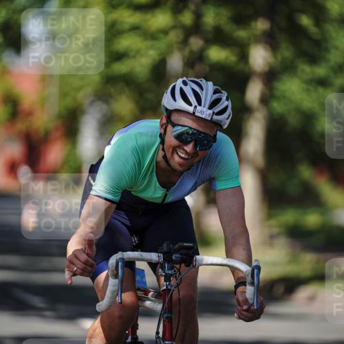 09.08.2026 - GEWOBA Citytriathlon Bremen Michael Burmester http://msf.ph/oto/9947025 09.08.2026 12:12:41 Radfahren 544, 593, 605, 606, 683, 723, 764, 791, 951, 1127, 1131 meine-sportfotos.de