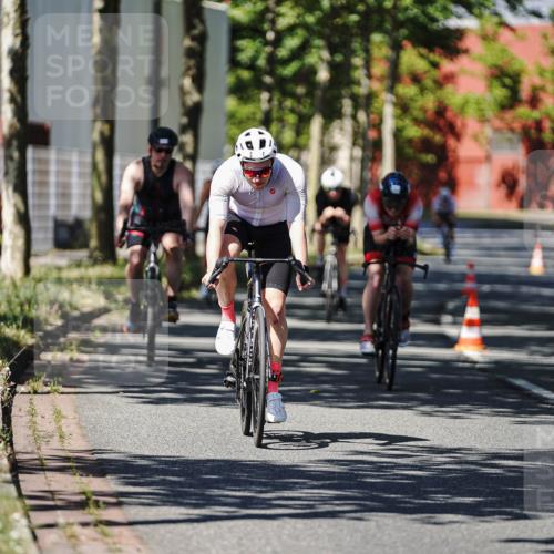 09.08.2026 - GEWOBA Citytriathlon Bremen Michael Burmester http://msf.ph/oto/9947026 09.08.2026 12:12:43 Radfahren 593, 605, 606, 683, 723, 764, 878, 951, 1127, 1131 meine-sportfotos.de