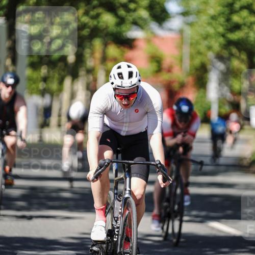 09.08.2026 - GEWOBA Citytriathlon Bremen Michael Burmester http://msf.ph/oto/9947028 09.08.2026 12:12:44 Radfahren 593, 605, 606, 683, 723, 764, 878, 951, 1127 meine-sportfotos.de
