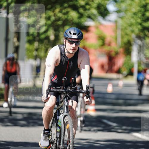 09.08.2026 - GEWOBA Citytriathlon Bremen Michael Burmester http://msf.ph/oto/9947030 09.08.2026 12:12:45 Radfahren 556, 593, 605, 606, 683, 686, 723, 764, 878, 951, 1127 meine-sportfotos.de