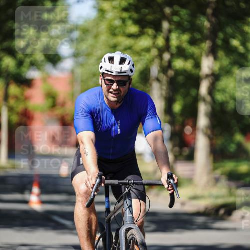 09.08.2026 - GEWOBA Citytriathlon Bremen Michael Burmester http://msf.ph/oto/9947057 09.08.2026 12:13:07 Radfahren 575, 616, 636, 658, 747, 843, 852 meine-sportfotos.de