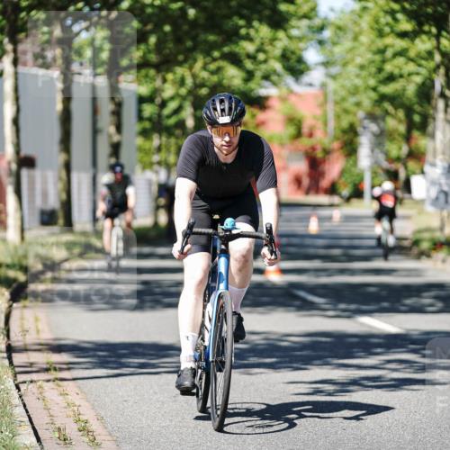 09.08.2026 - GEWOBA Citytriathlon Bremen Michael Burmester http://msf.ph/oto/9947087 09.08.2026 12:13:33 Radfahren 591, 592, 645, 685, 710, 824, 884, 1011, 1116, 1150 meine-sportfotos.de