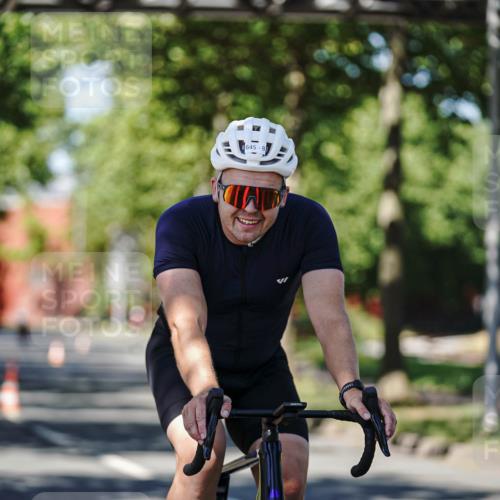 09.08.2026 - GEWOBA Citytriathlon Bremen Michael Burmester http://msf.ph/oto/9947096 09.08.2026 12:13:39 Radfahren 547, 591, 592, 645, 685, 710, 884, 1150 meine-sportfotos.de