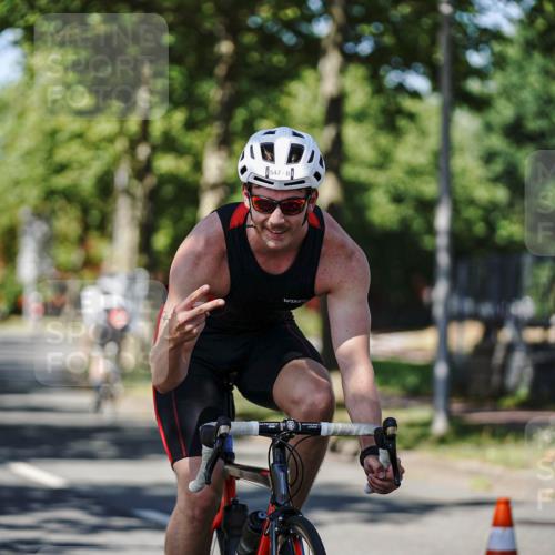 09.08.2026 - GEWOBA Citytriathlon Bremen Michael Burmester http://msf.ph/oto/9947099 09.08.2026 12:13:43 Radfahren 547, 592, 645, 684, 685, 884 meine-sportfotos.de