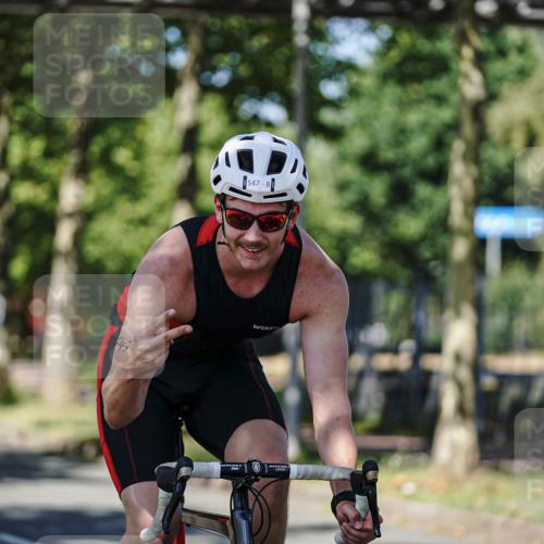09.08.2026 - GEWOBA Citytriathlon Bremen Michael Burmester http://msf.ph/oto/9947100 09.08.2026 12:13:43 Radfahren 547, 592, 645, 684, 685, 884 meine-sportfotos.de
