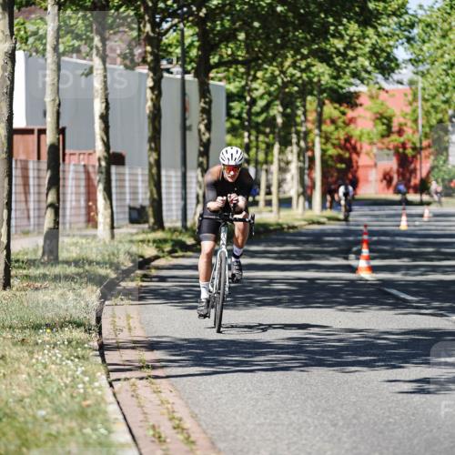 09.08.2026 - GEWOBA Citytriathlon Bremen Michael Burmester http://msf.ph/oto/9947110 09.08.2026 12:14:16 Radfahren 594, 662 meine-sportfotos.de