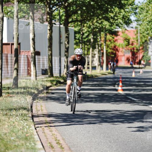 09.08.2026 - GEWOBA Citytriathlon Bremen Michael Burmester http://msf.ph/oto/9947111 09.08.2026 12:14:16 Radfahren 594, 662 meine-sportfotos.de