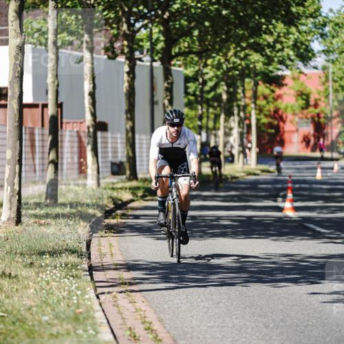 09.08.2026 - GEWOBA Citytriathlon Bremen Michael Burmester http://msf.ph/oto/9947114 09.08.2026 12:14:23 Radfahren 594, 647 meine-sportfotos.de