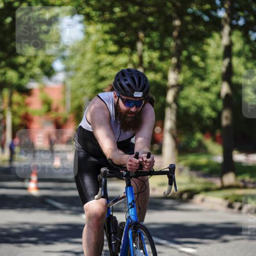 09.08.2026 - GEWOBA Citytriathlon Bremen Michael Burmester http://msf.ph/oto/9947132 09.08.2026 12:14:39 Radfahren 561, 574, 582, 680, 721, 733, 746 meine-sportfotos.de