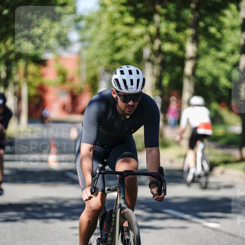 09.08.2026 - GEWOBA Citytriathlon Bremen Michael Burmester http://msf.ph/oto/9947165 09.08.2026 12:15:12 Radfahren 613, 615, 646, 924, 1015, 1016, 1128 meine-sportfotos.de
