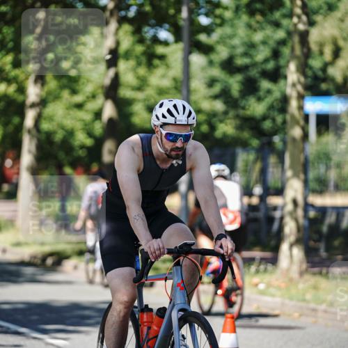 09.08.2026 - GEWOBA Citytriathlon Bremen Michael Burmester http://msf.ph/oto/9947193 09.08.2026 12:15:48 Radfahren 730, 765, 875, 880, 883, 1133, 1137 meine-sportfotos.de
