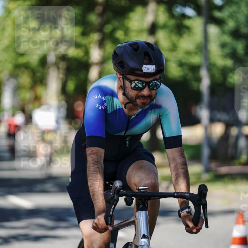 09.08.2026 - GEWOBA Citytriathlon Bremen Michael Burmester http://msf.ph/oto/9947208 09.08.2026 12:15:56 Radfahren 730, 874, 875, 879, 880, 883, 983, 1133 meine-sportfotos.de